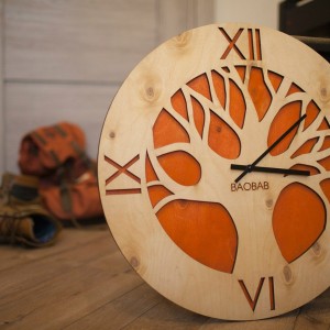 BAOBAB: настенные часы из дерева African Tree