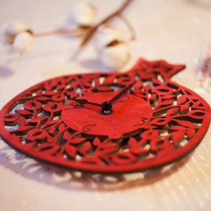 BAOBAB: wall clock made of wood Garnet