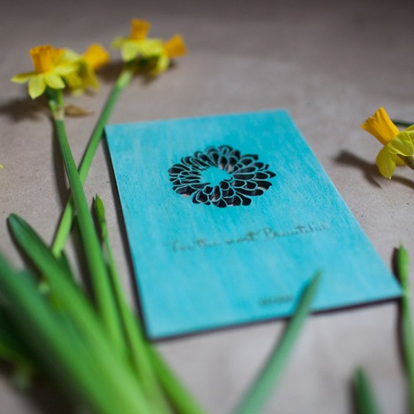 BAOBAB: авторская открытка из дерева цветок