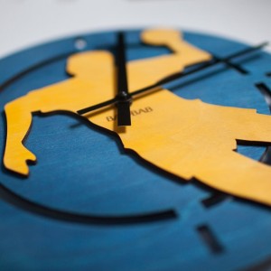 BAOBAB: wall clock made of wood Handball