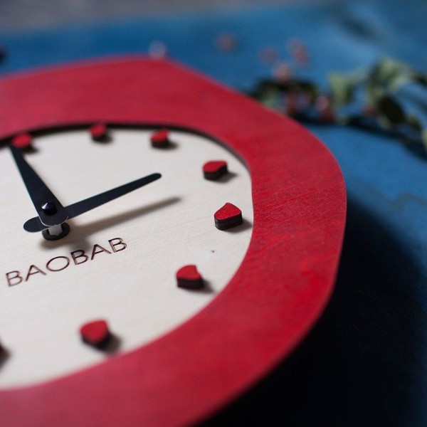 BAOBAB: настенные часы из дерева Гранат