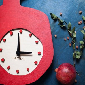 BAOBAB: wall clock made of wood Garnet