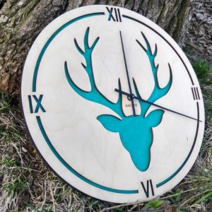 BAOBAB: wall clock made of wood Deer