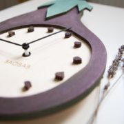 BAOBAB: настенные часы из дерева Баклажан