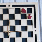 BAOBAB: настенные часы из дерева шахматы